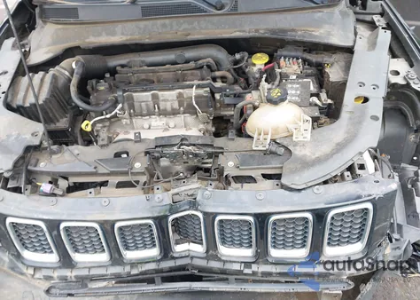 2018 Jeep Compass Latitude 4X4 from USA, damaged, VIN 3C4NJDBB6JT153043